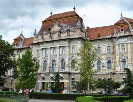 Palatul de Justiţie intră în renovare: Din 15 iunie, Curtea de Apel începe să se mute în sediul Poştei